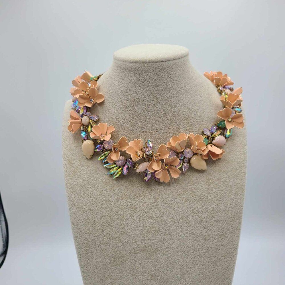 J Crew Rare Peach Flower Wreath Necklace with Multi Colored Crystals - Picture 14 of 14